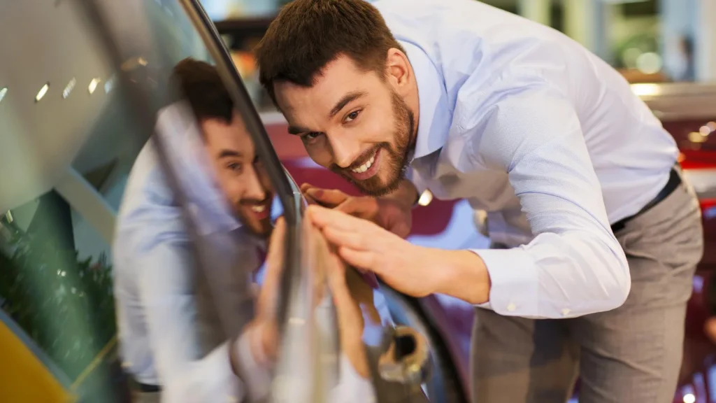 checking car paint shine before buying