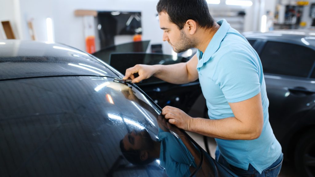 How does car tinting work?